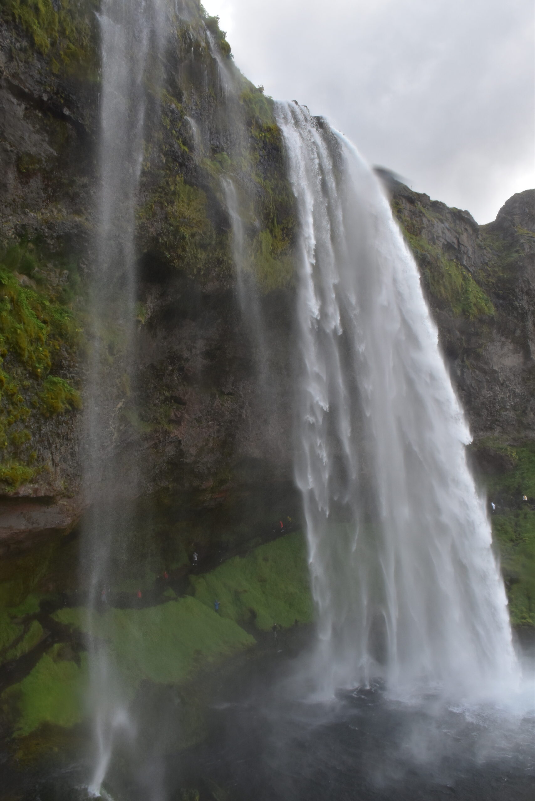 Seljalandsfoss da un'alra prospettiva