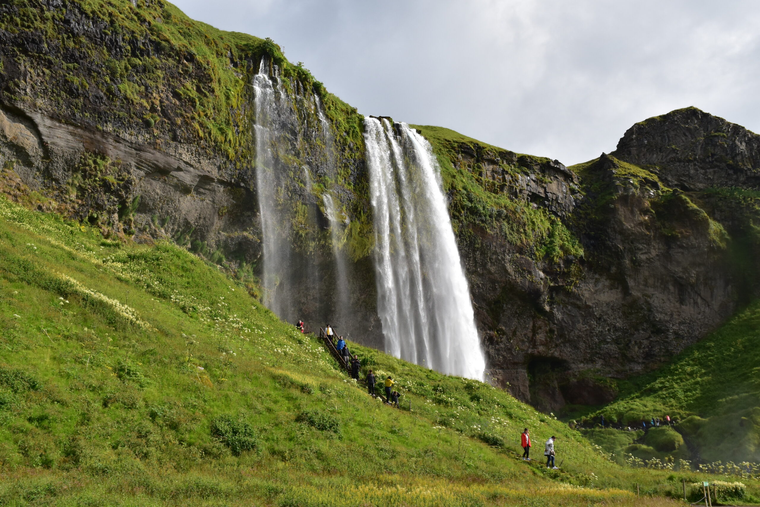 Seljalandsfoss da un'alra prospettiva