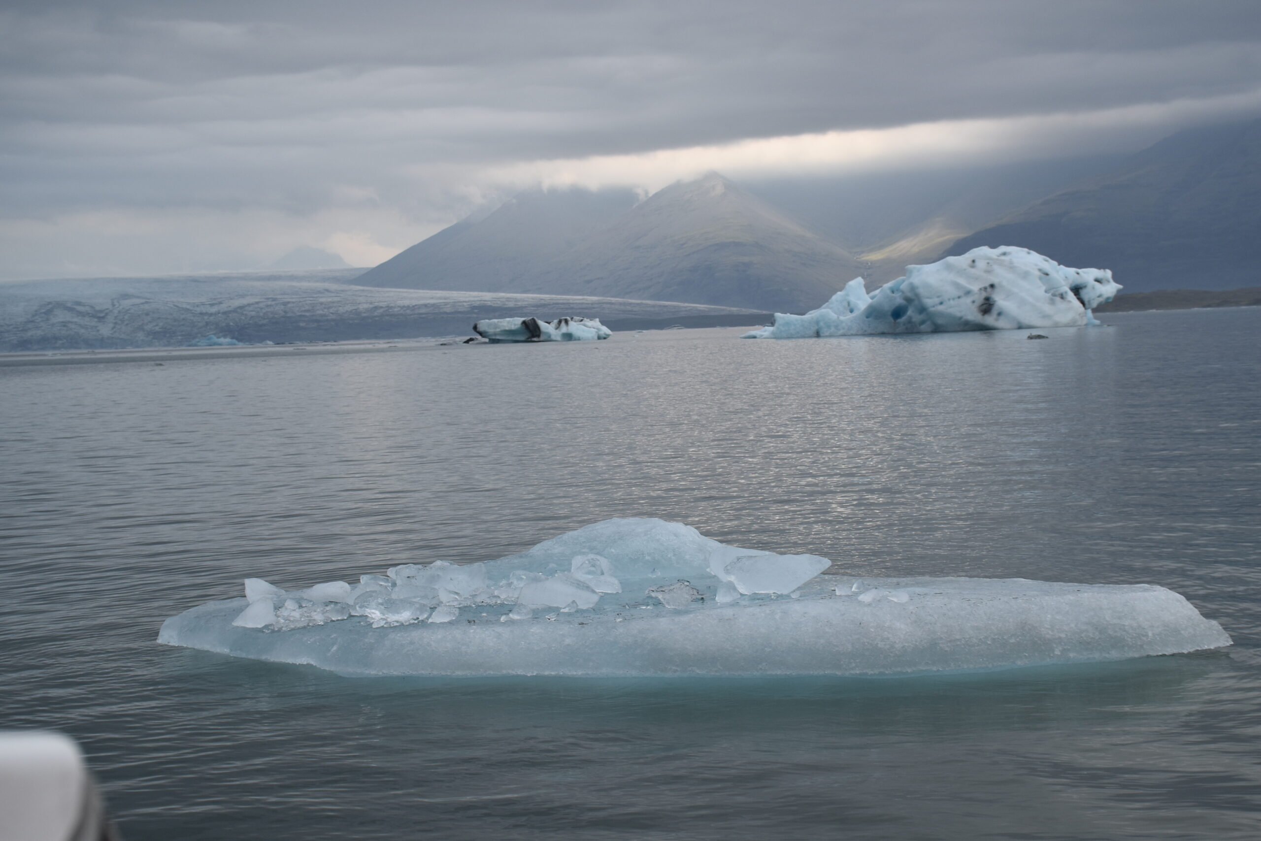 Islanda_11 - Jökulsárlón Glacier Lagoon 024 Un momento di pace nella laguna glaciale
