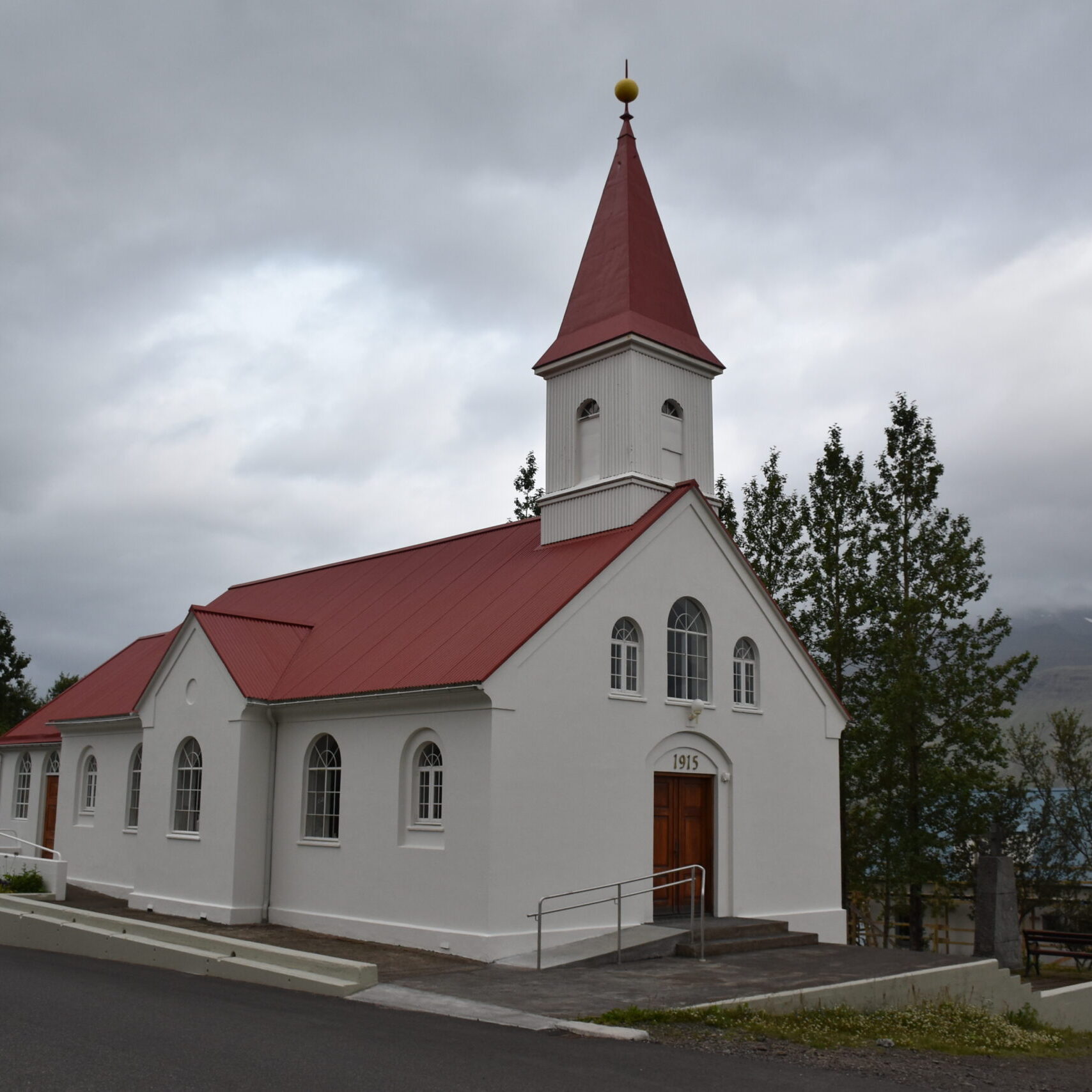 La chiesa luterana di Fáskrúðsfjörður.