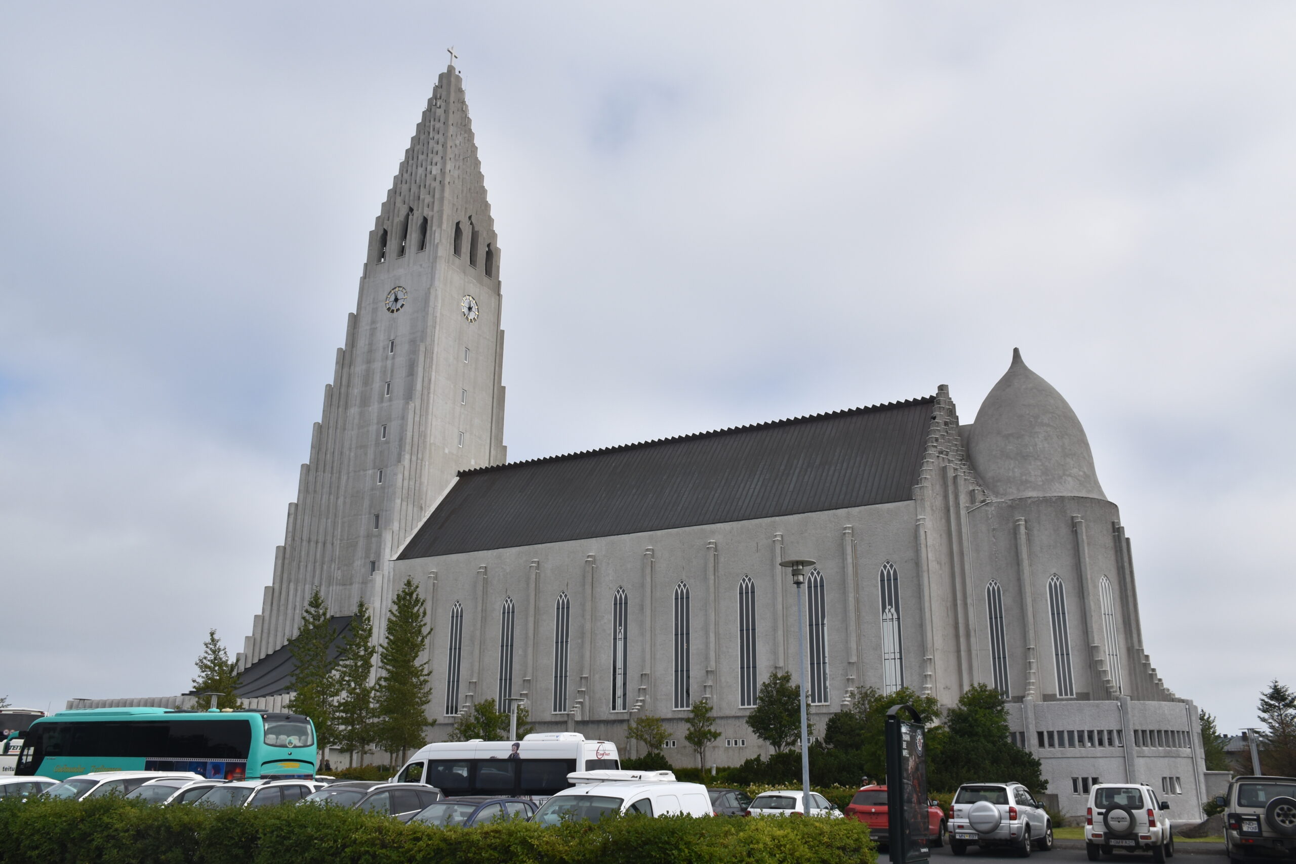 Il fianco della cattedrale di Hallgrímskirkja