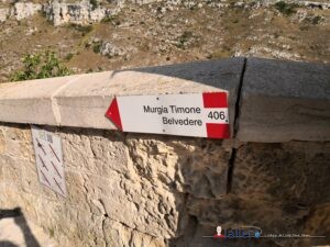 Matera_belvedere_IMG_20200813_163443 Indicazione per l'imbocco del sentiero CAI 406