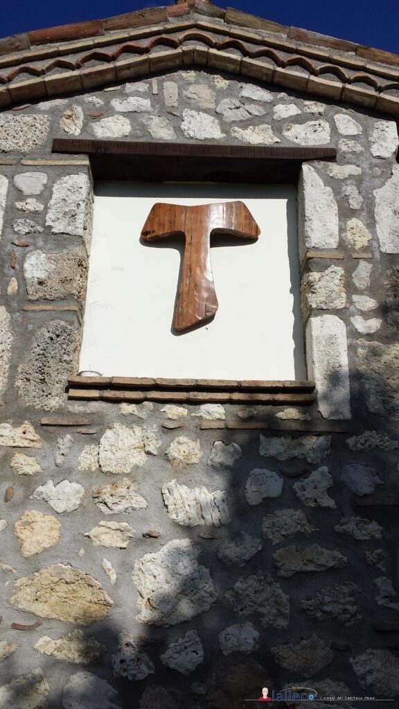 Lazio_Rivodutri_Faggio01 Tau francescano a Rivodutri