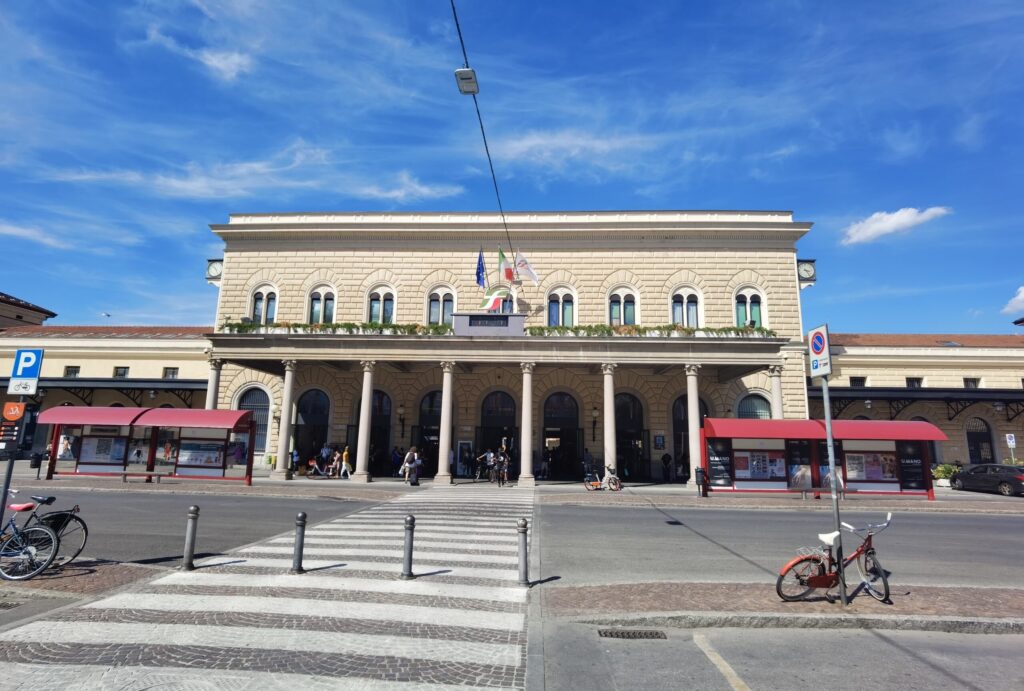 La stazione Centrale di Bologna