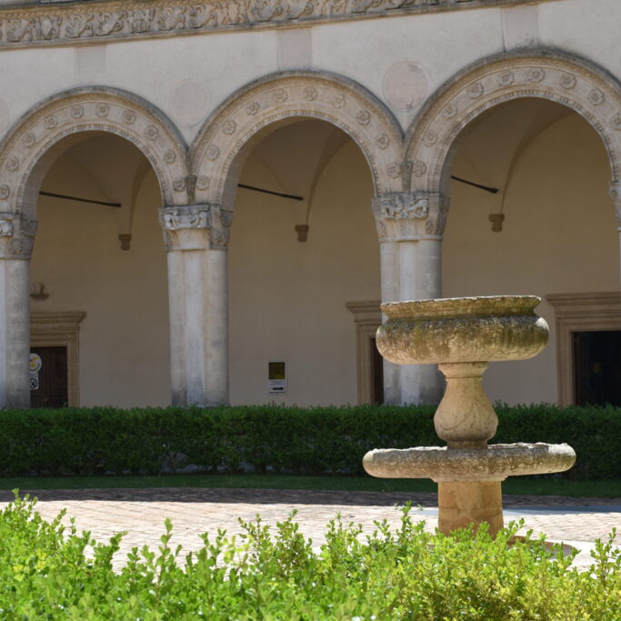 Il chiostro del monastero di Montescaglioso