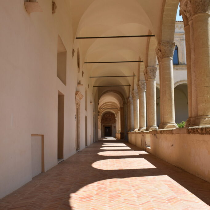 Il chiostro del monastero di Montescaglioso