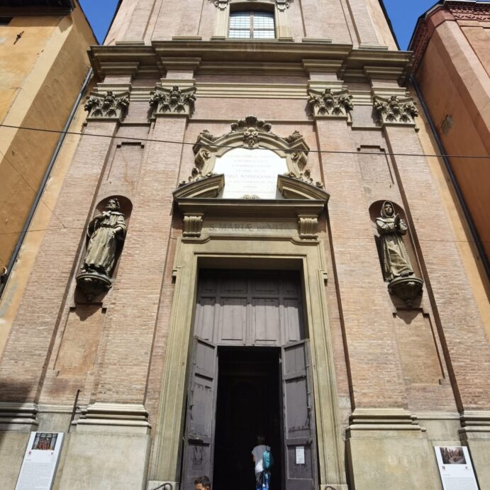La facciata del santuario