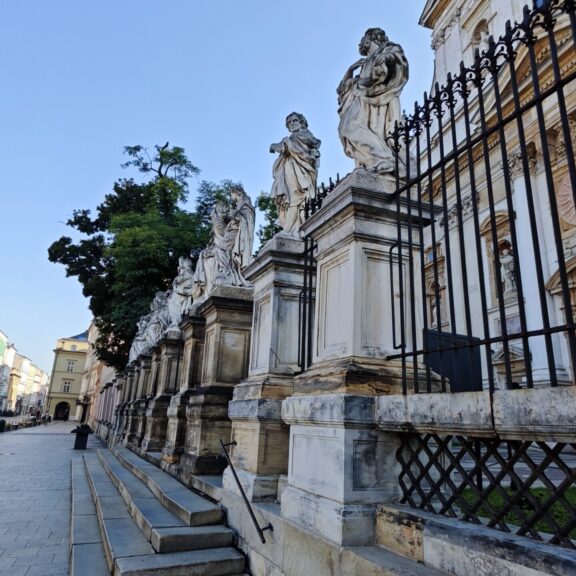 Polonia_Cracovia_07 - Santi Pietro e Paolo 10 L'accoglienza dei 12 apostoli