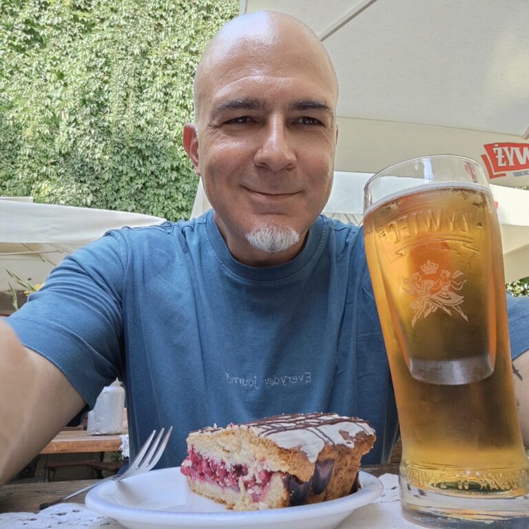 Crostata di visciole e birra polacca nello Schindler's List Passage
