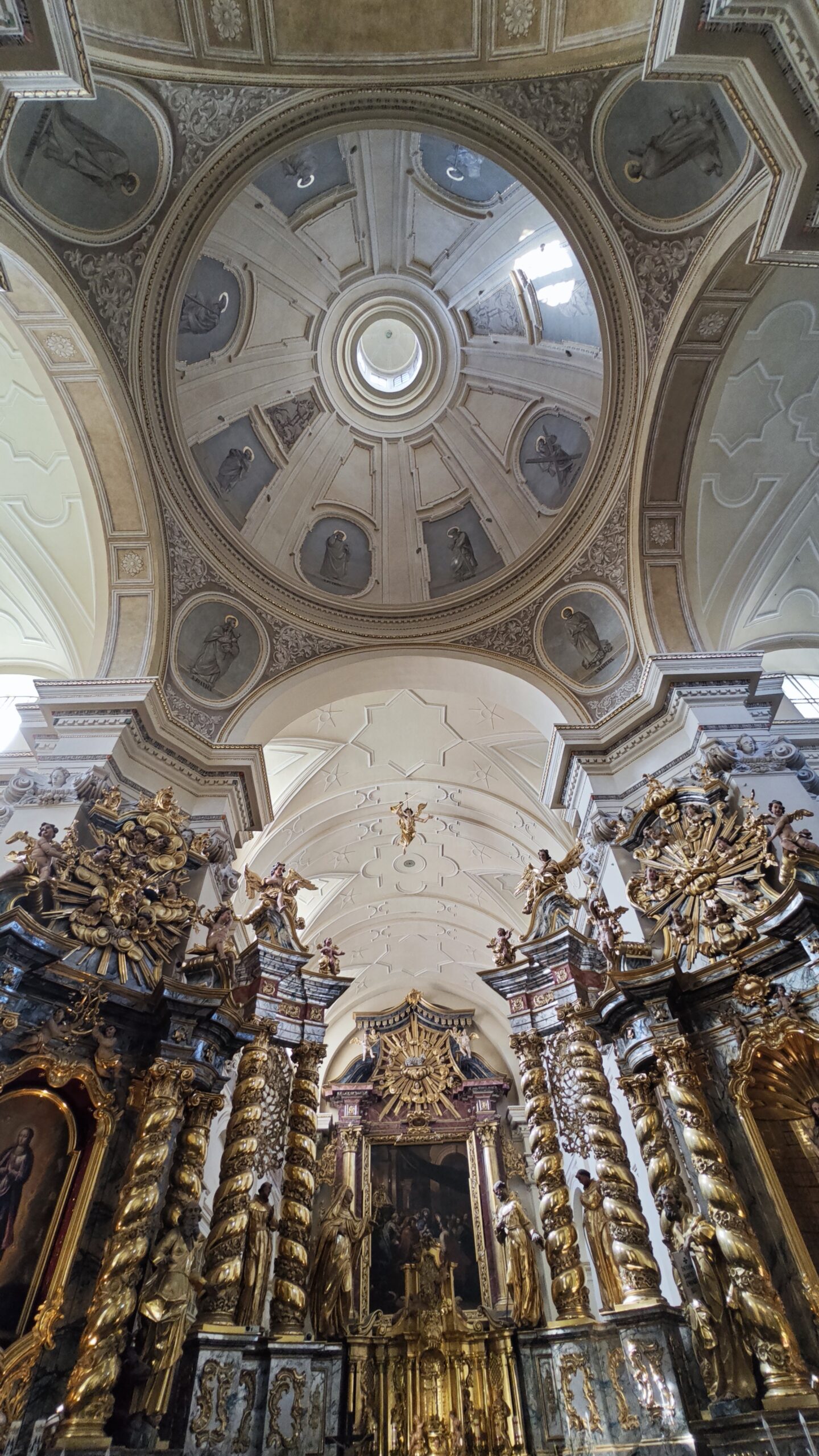 Cracovia_12 - San Bernardino da Siena 22 La cupola con gli apostoli