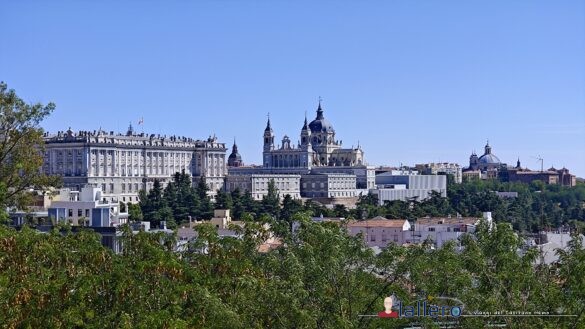 Panorama con palazzo reale e cattedrale