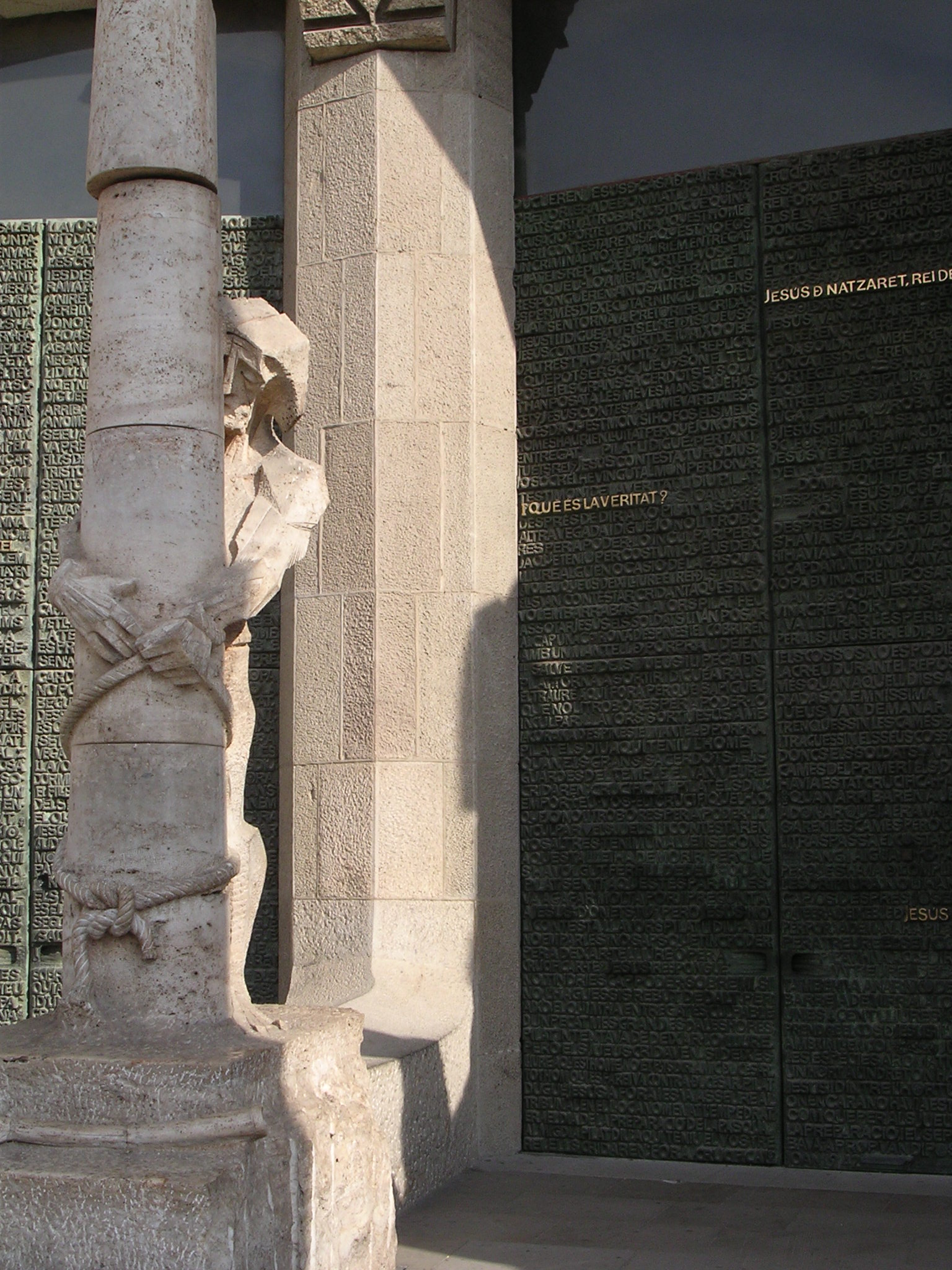 Cristo abbraccia la colonna della flagellazione