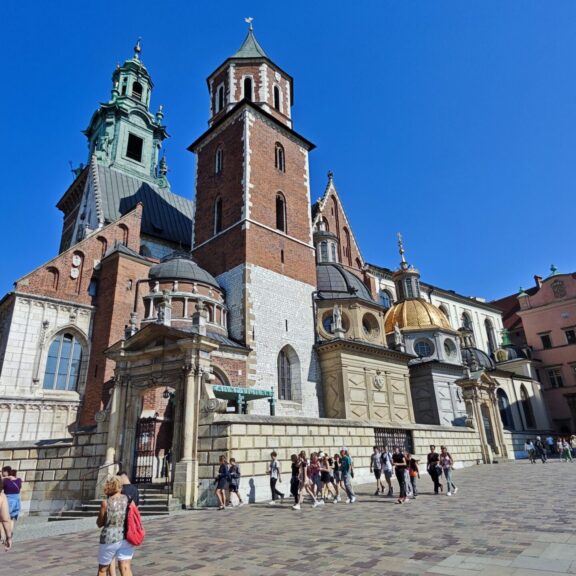 La Cattedrale del Wawel di fronte al Castello di Cracovia