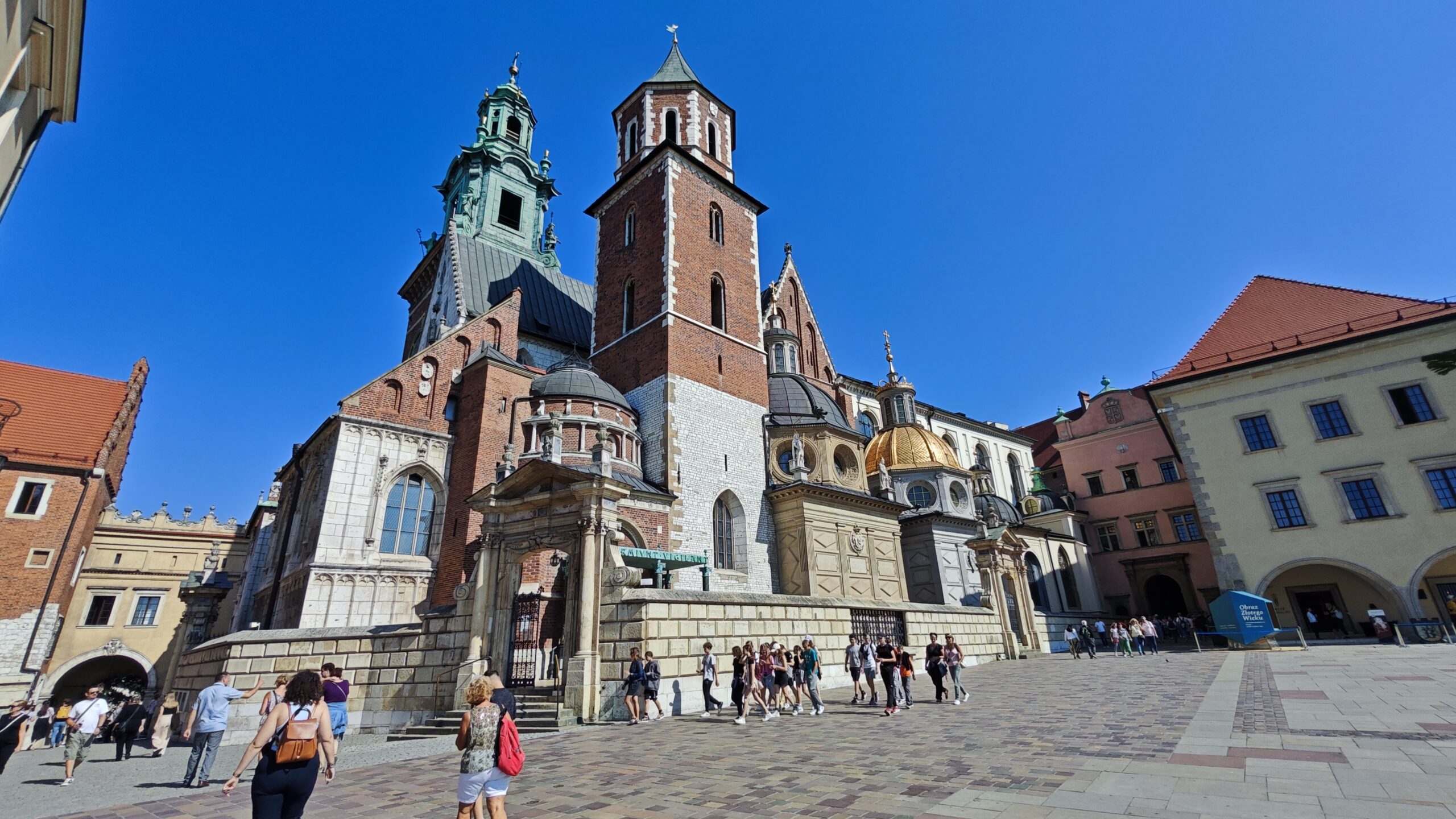 La Cattedrale del Wawel di fronte al Castello di Cracovia