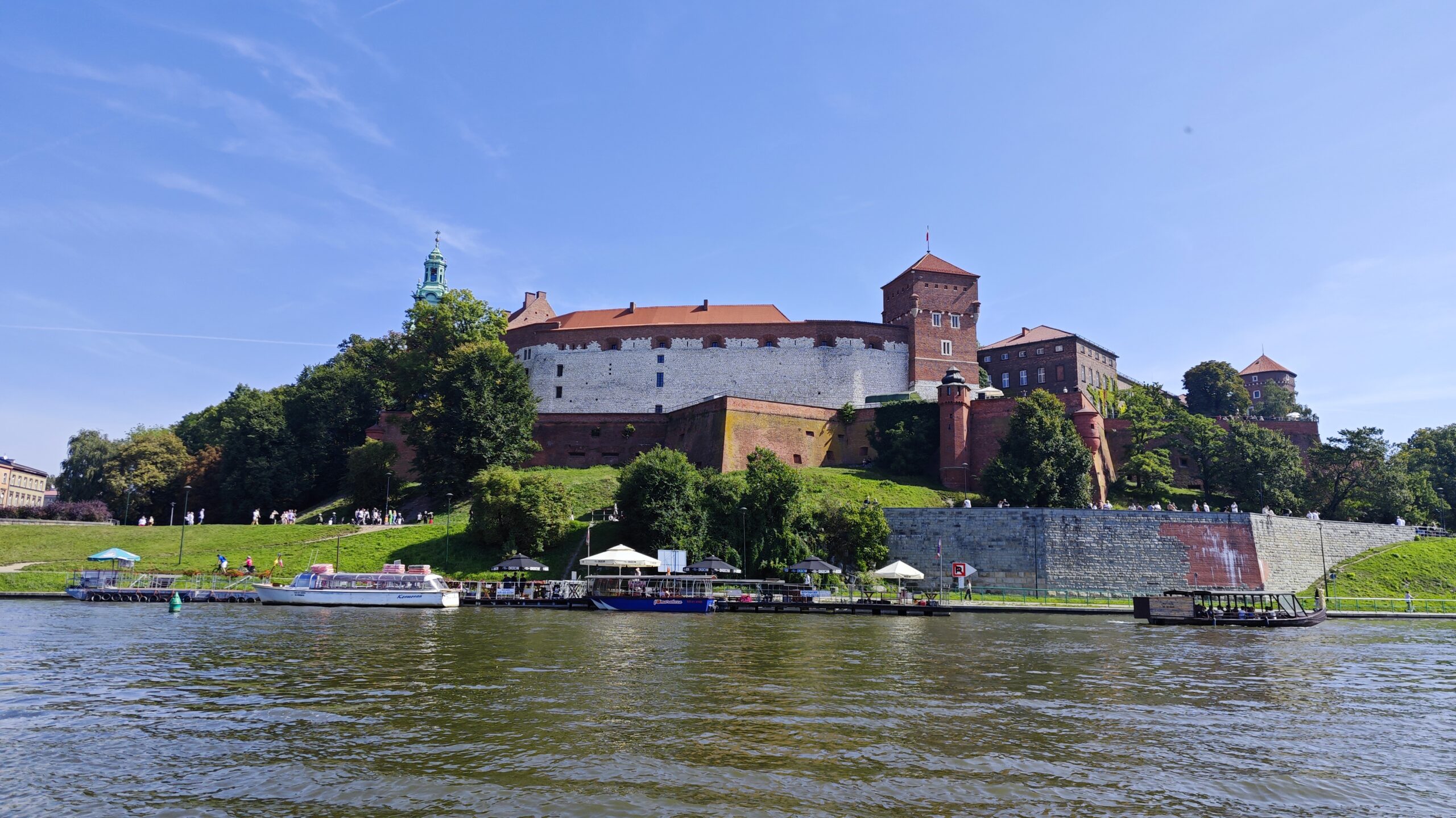 La collina del Wawel domina il panorama sul fiume Vistola