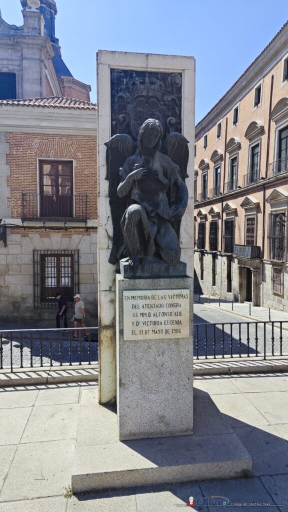 Spagna_Madrid_23 - Nozze di sangue 01 Statua a ricordo delle nozze di sangue del 1906