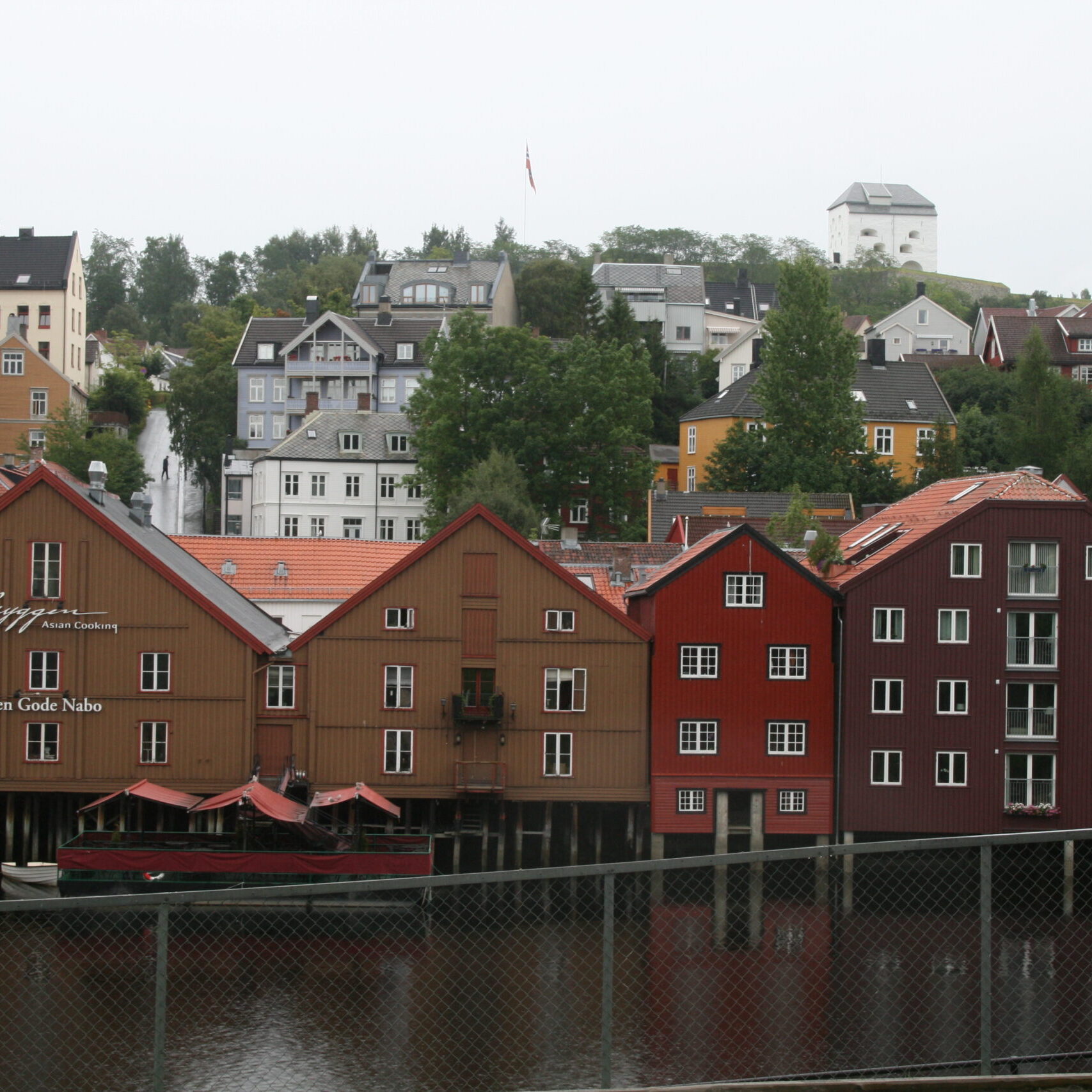 Norvegia_61 - Trondheim 146 Le case dei pescatori sulle palafitte
