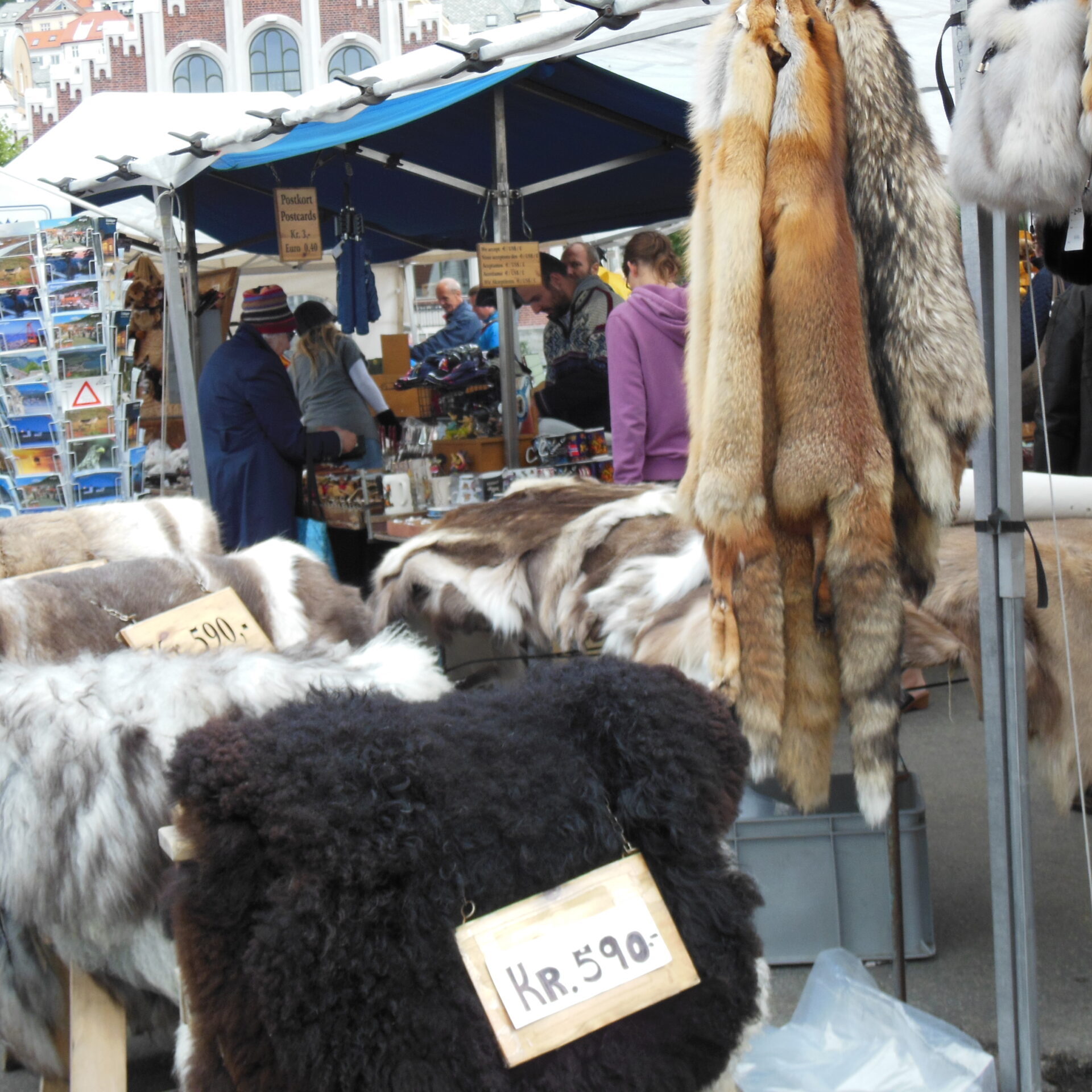 Norvegia_81 - Bergen 041 Il mercato del pellame norvegese
