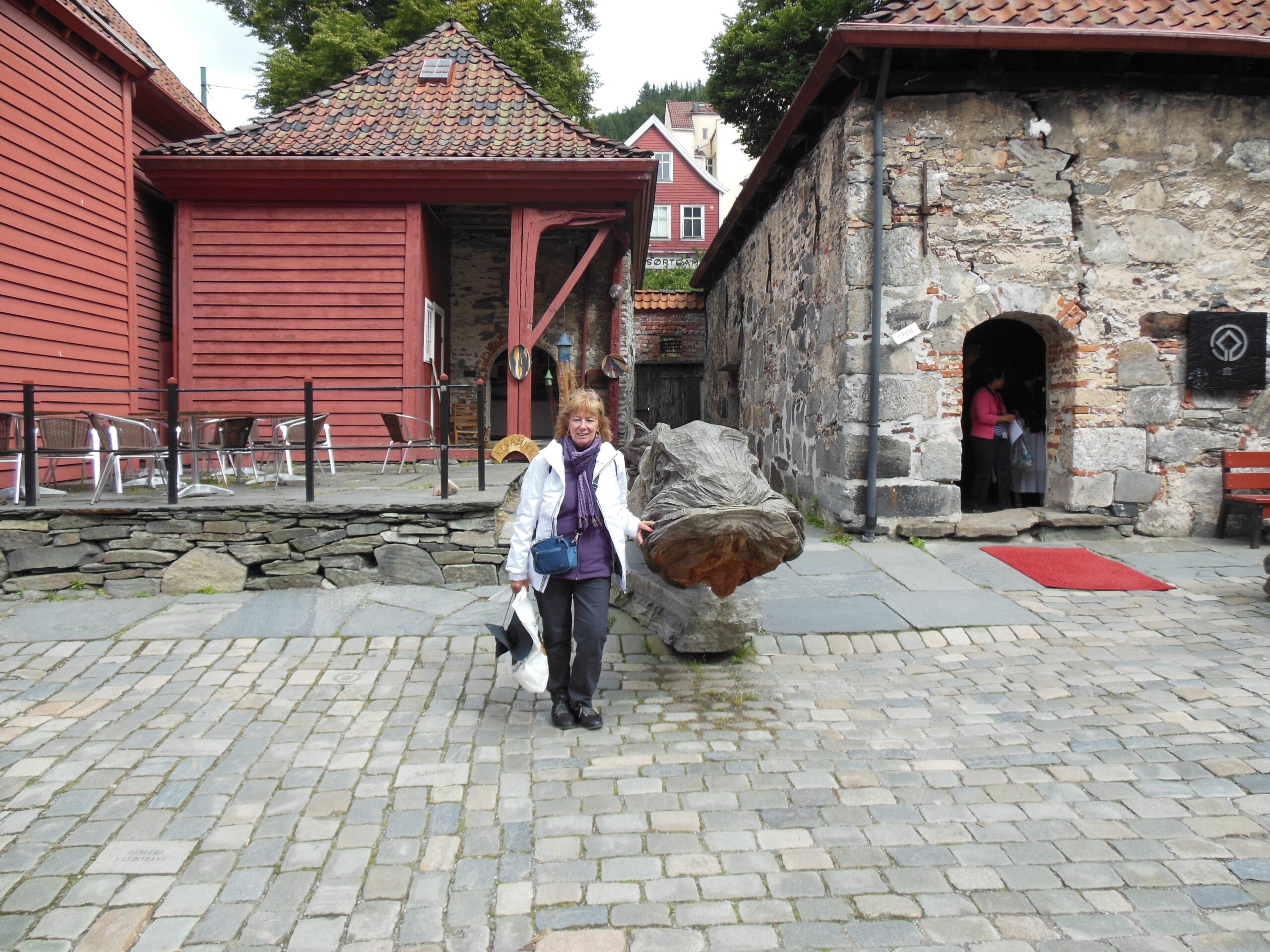 Norvegia_81 - Bergen 049 Per le vie di Bryggen