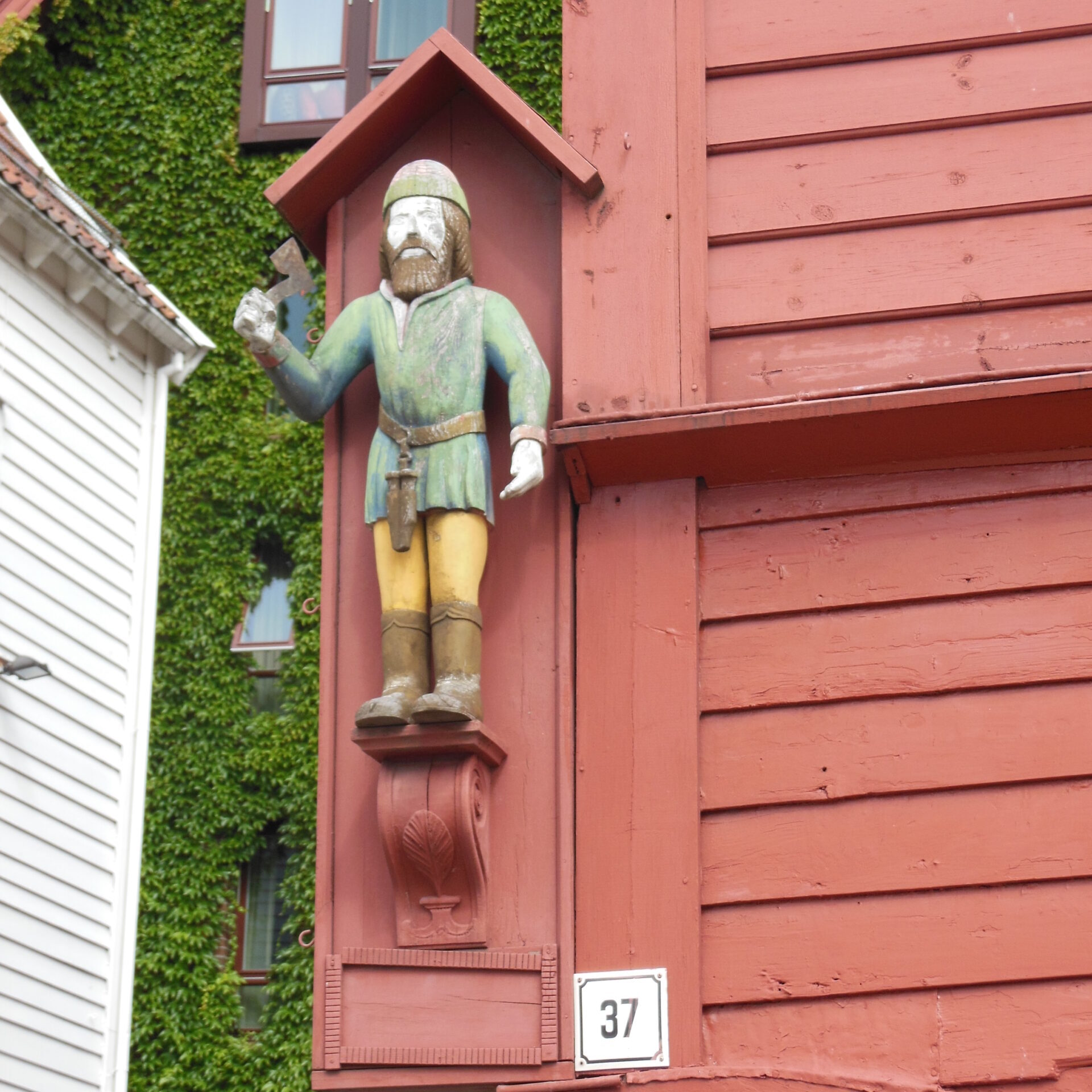 Norvegia_81 - Bergen 058 Una particolare insegna di Bryggen