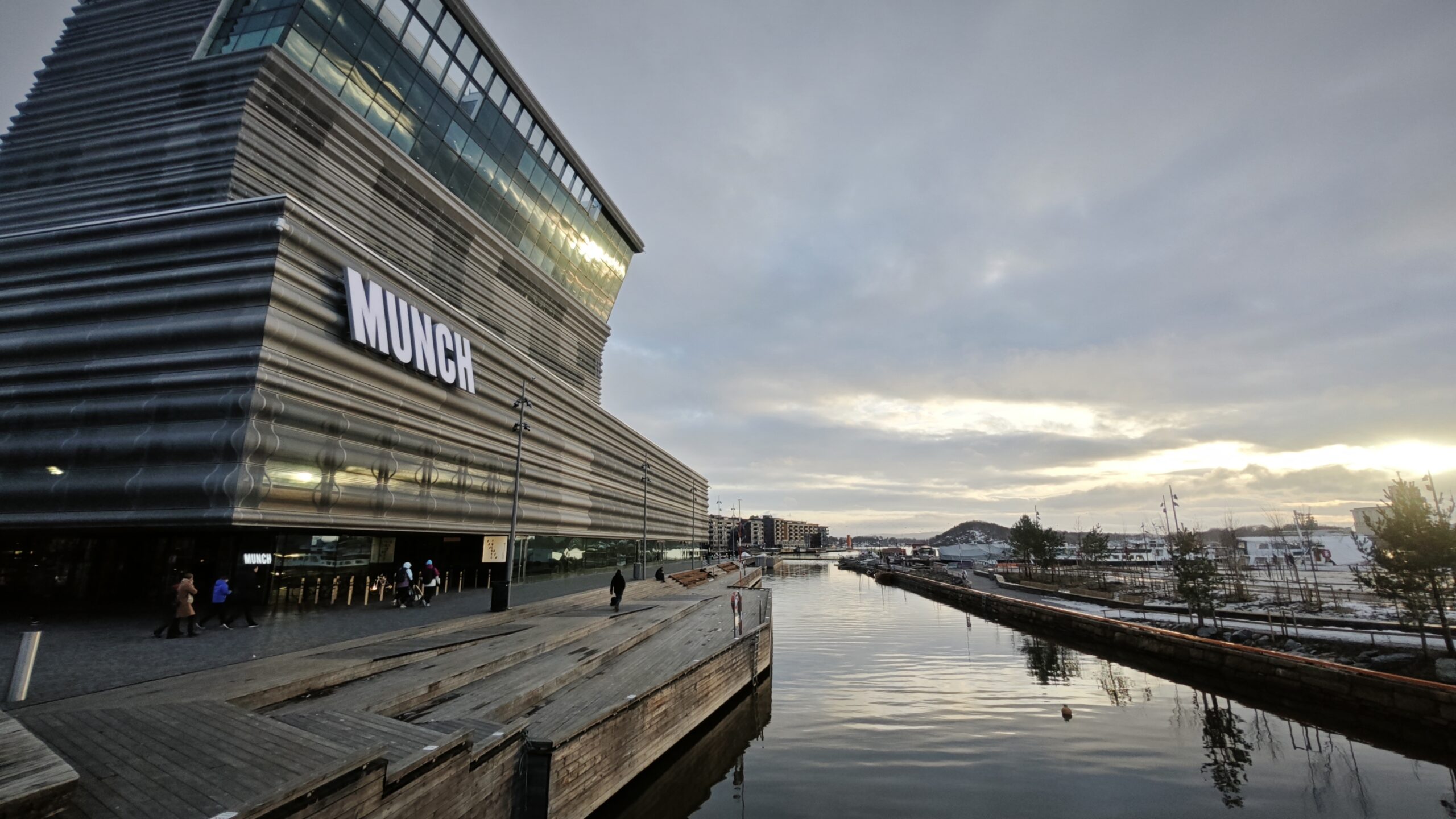 Norvegia_40 - Museo Munch 10 Il canale di fronte al museo, un tempo occupato dal cantiere
