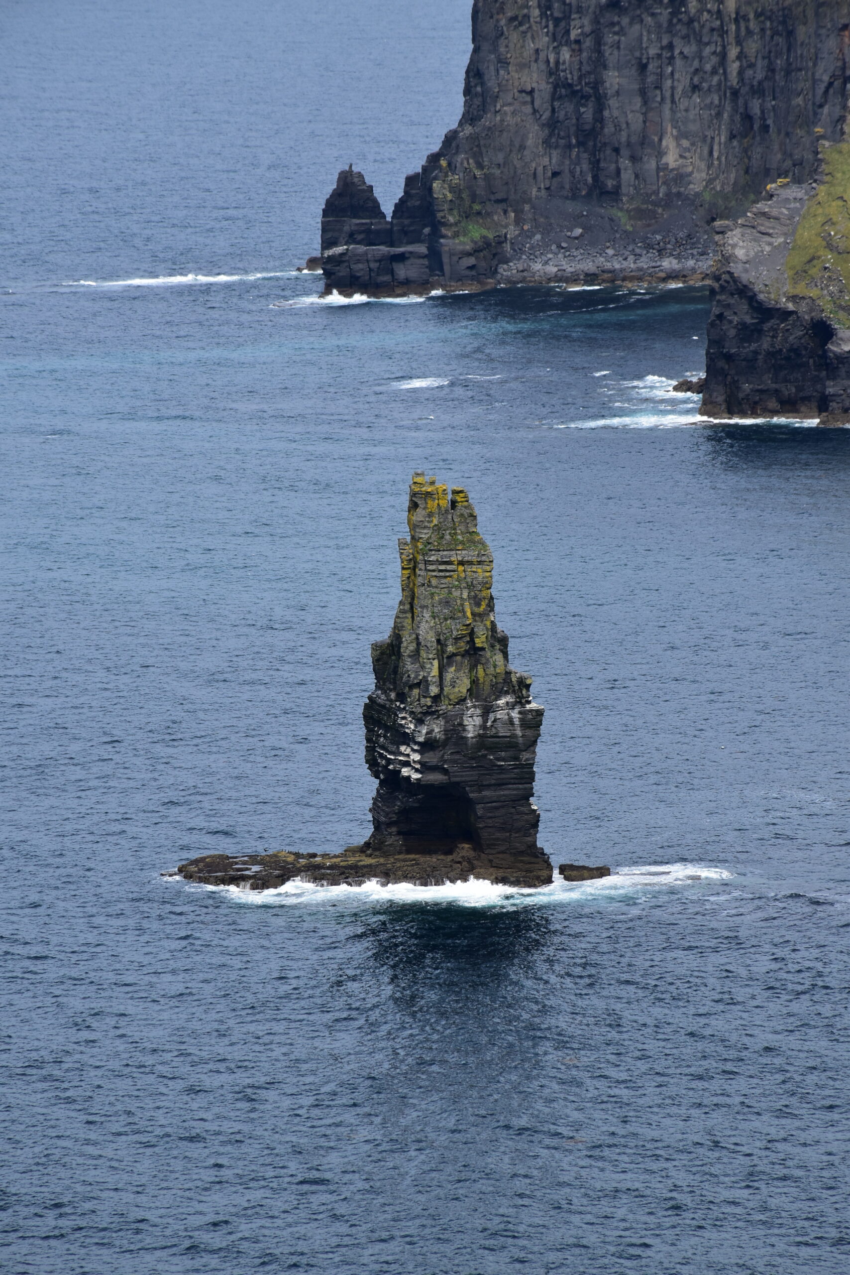 Irlanda_08 - Cliffs of Moher 045 Il pinnacolo di Breanan Mór