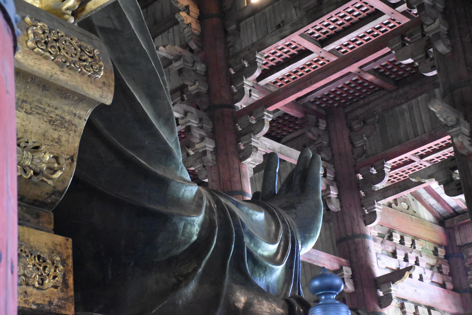 Japan - Nara 4 - Todai-ji 63 Particolari della statua in bronzo del Daibutsu